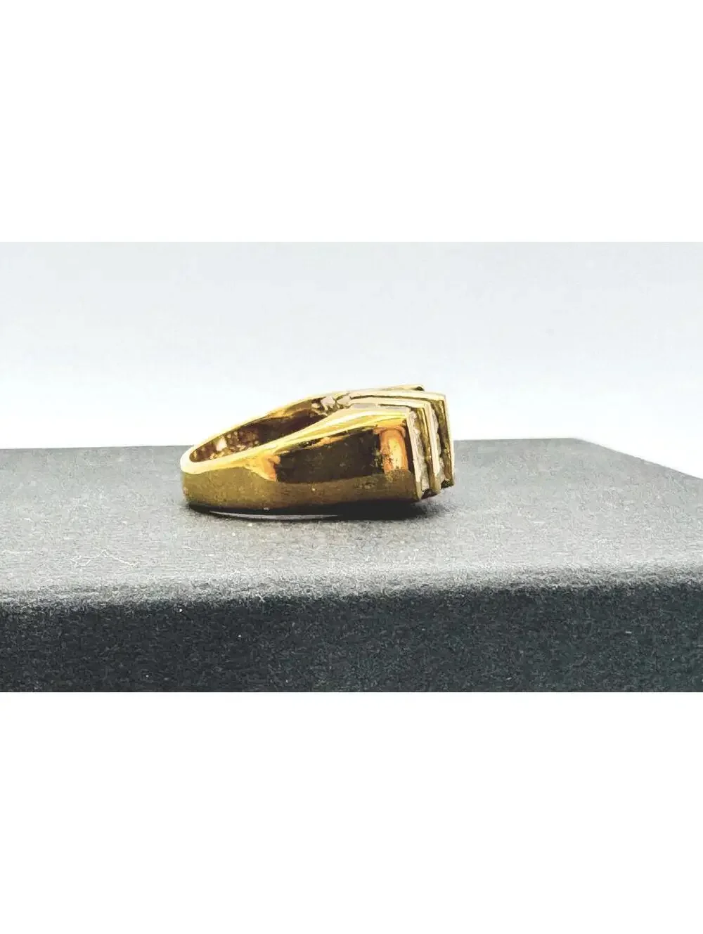 Men's gold clad sterling silver triangle crystal ring; size 5.75